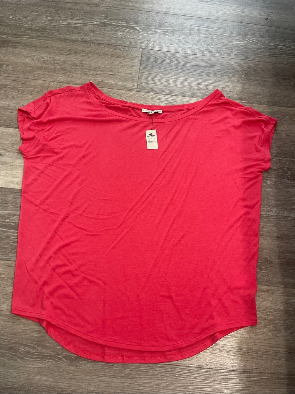 Express Women's Short Sleeve Scoop Neck Top in Red
